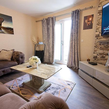 Five Star Rated Condo Manchester Bagian luar foto