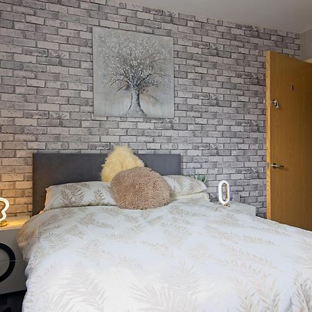 Five Star Rated Condo Manchester Bagian luar foto
