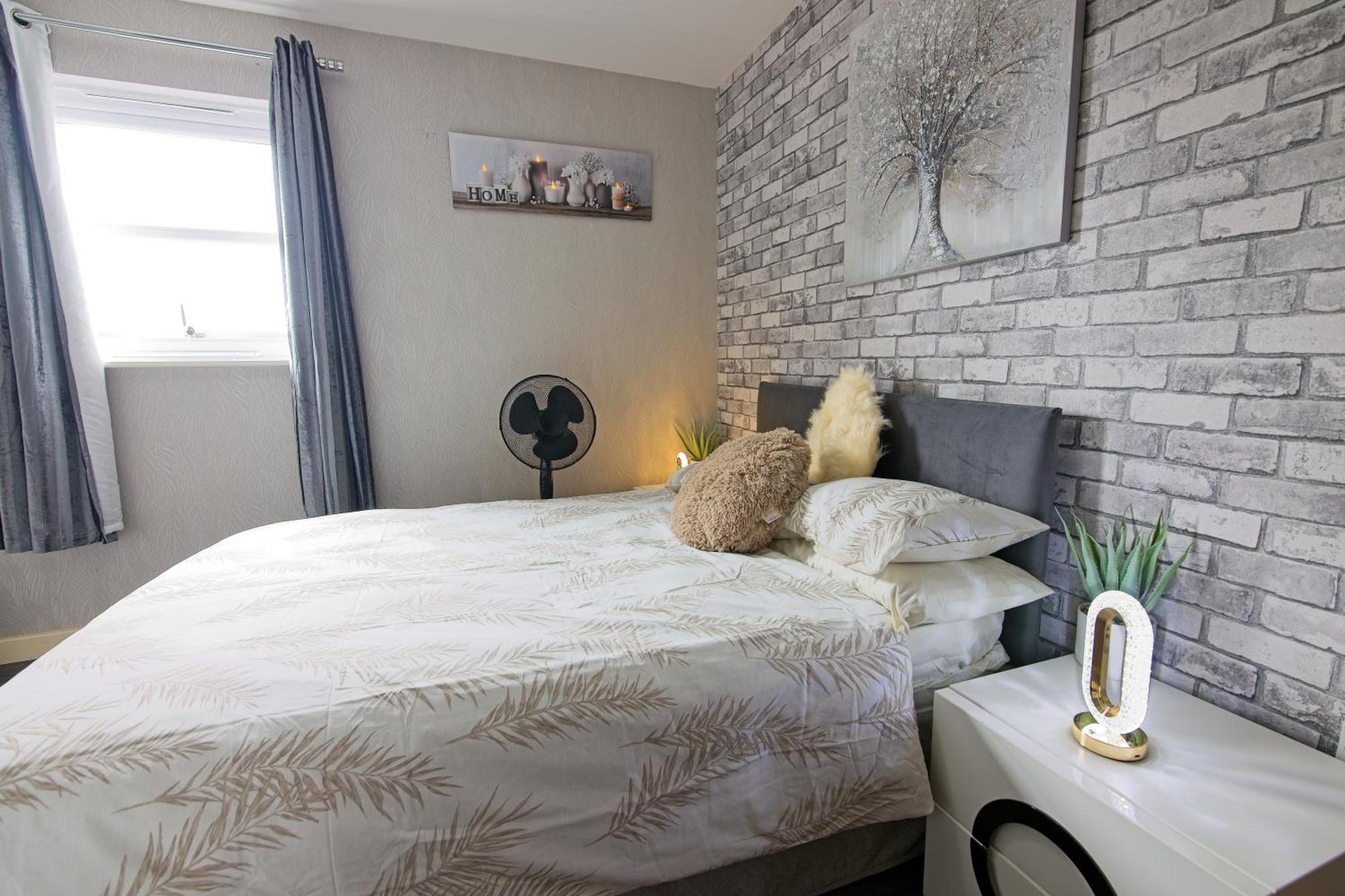 Five Star Rated Condo Manchester Bagian luar foto