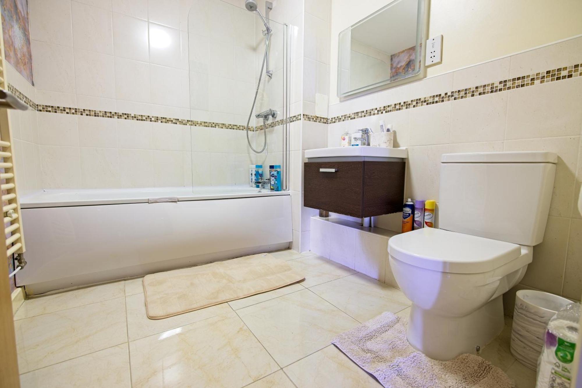 Five Star Rated Condo Manchester Bagian luar foto