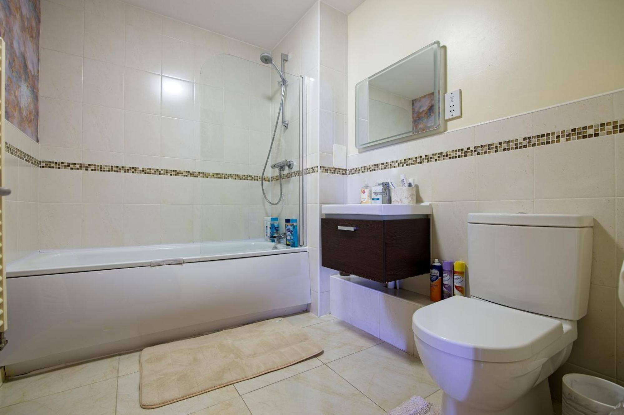 Five Star Rated Condo Manchester Bagian luar foto