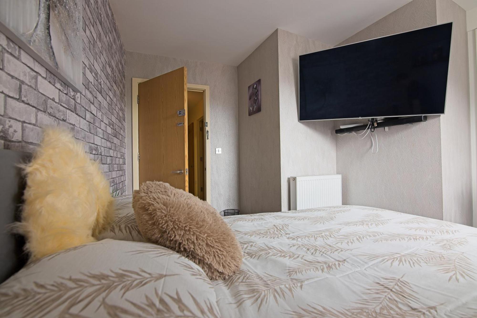 Five Star Rated Condo Manchester Bagian luar foto